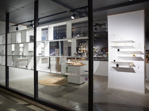 KIN Gallery - Accommodation Gladstone 0