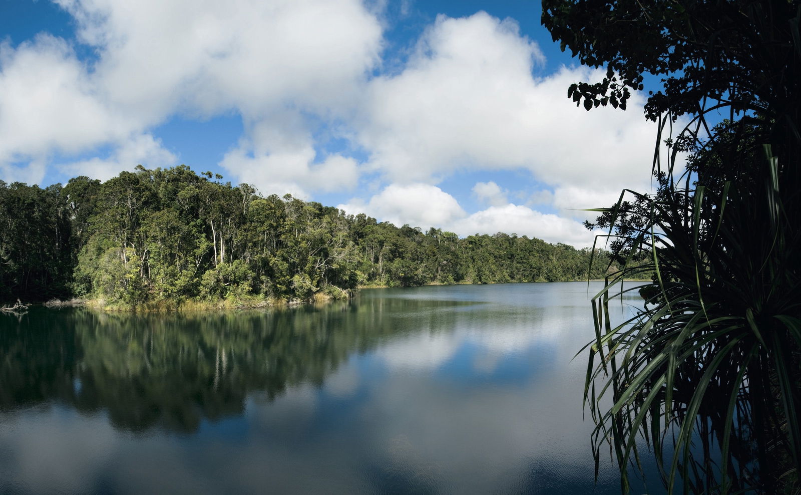 Lake Eacham QLD Accommodation Gladstone