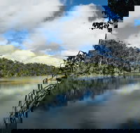 Lake Eacham Crater Lakes National Park - Accommodation Gladstone