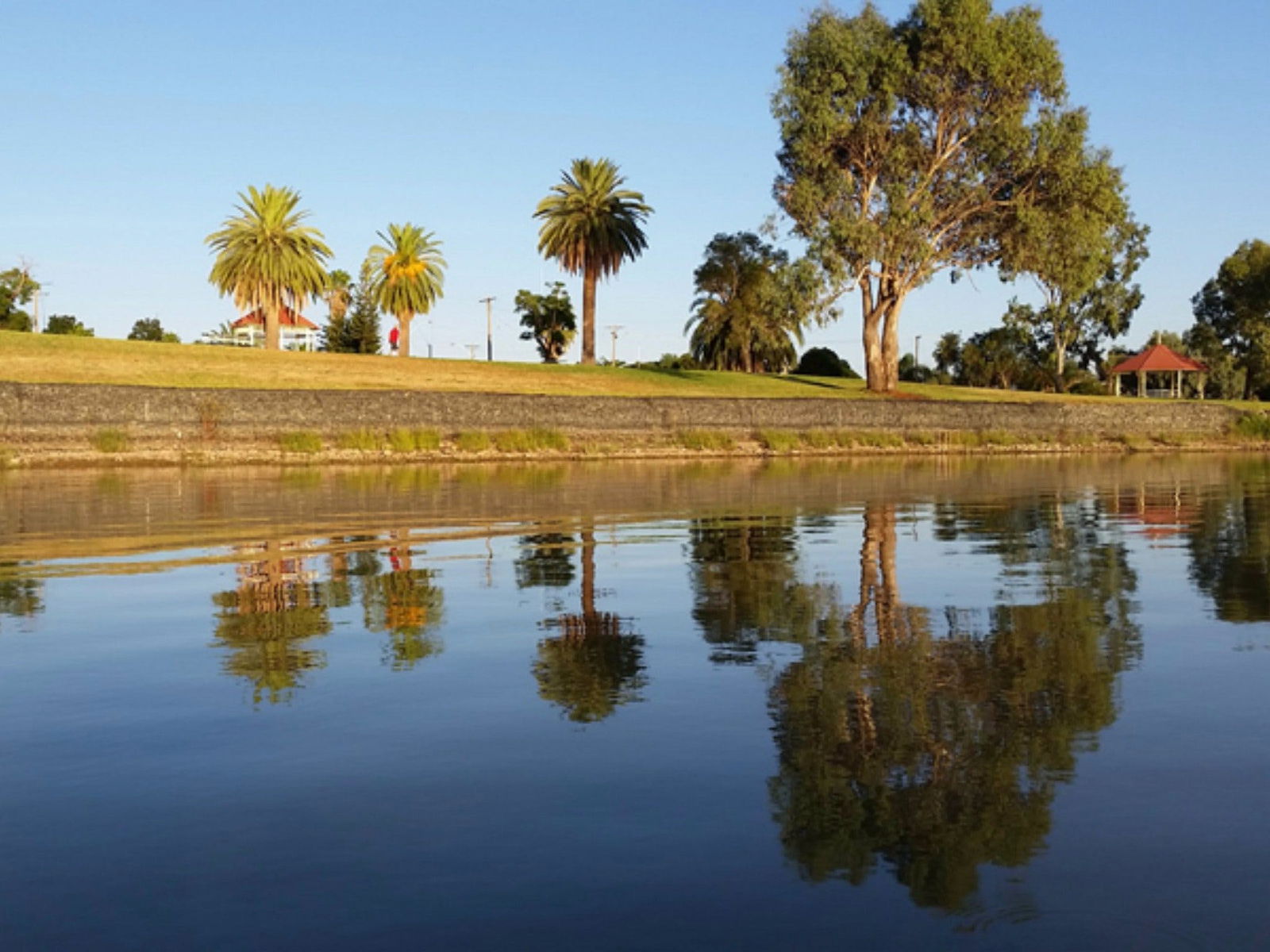Curlew Waters NSW Accommodation Gladstone