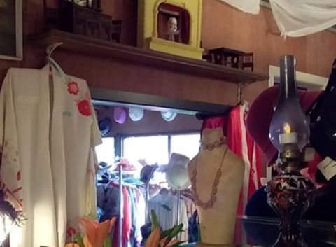 Mauzie's Most Marvellous Vintage - Accommodation Gladstone 2