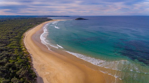 Tabourie Point Beach - Accommodation Gladstone 0