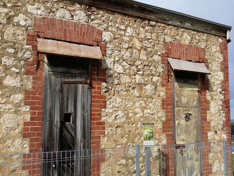 A Walk Back In Time Time Trail - Kingscote - Accommodation Gladstone 0