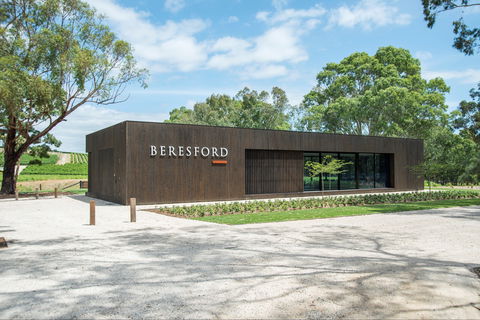 Beresford Estate Tasting Pavilion - Accommodation Gladstone 1