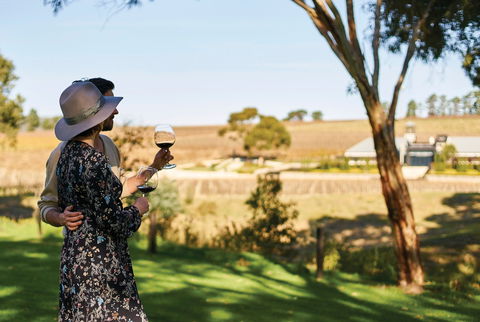 Beresford Estate Tasting Pavilion - Accommodation Gladstone 2
