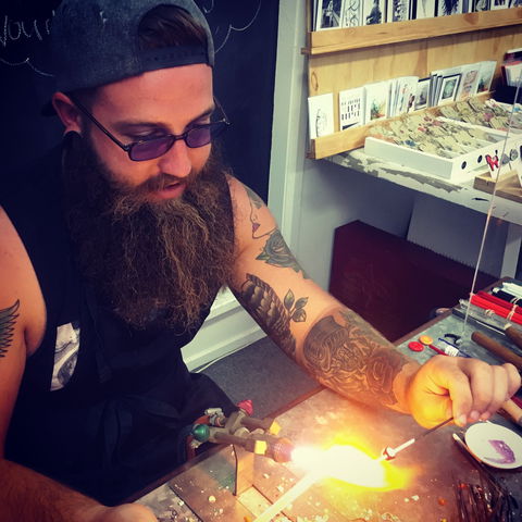 Hot Glass Demonstrations And Classes - Accommodation Gladstone 1