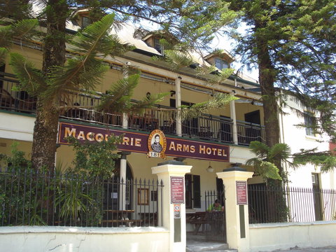 Macquarie Arms Hotel - Accommodation Gladstone 0
