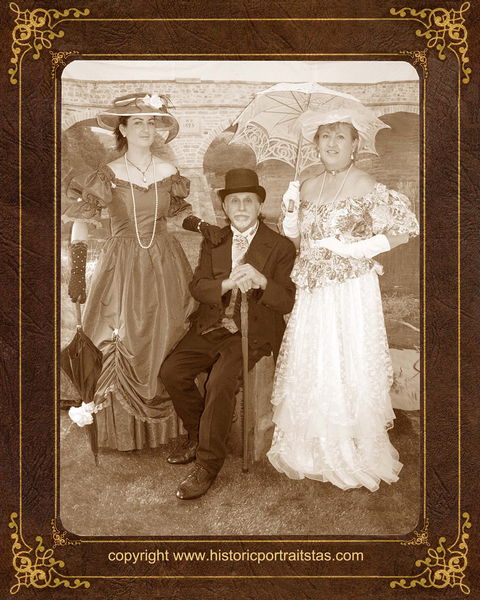 Olde Time Portraits - Accommodation Gladstone 1
