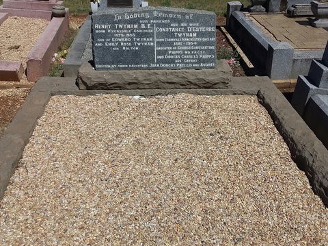 Stone Quarry Cemetery - Accommodation Gladstone 1