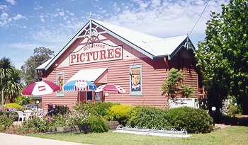 Huskisson Pictures - Accommodation Gladstone 0