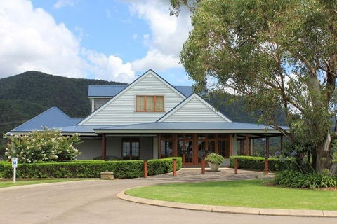 Audrey Wilkinson Vineyard: Picnic With Wine Masterclass Tasting - Accommodation Gladstone 5