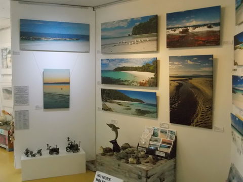Huskisson Gallery And Picture Framing - Accommodation Gladstone 1