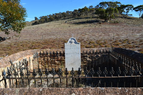 Wangaraleednie Monument & Ruins - Accommodation Gladstone 1