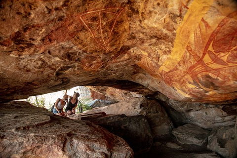 Arnhem Land Injalak Hill Full-Day Tour From Jabiru - Accommodation Gladstone 1