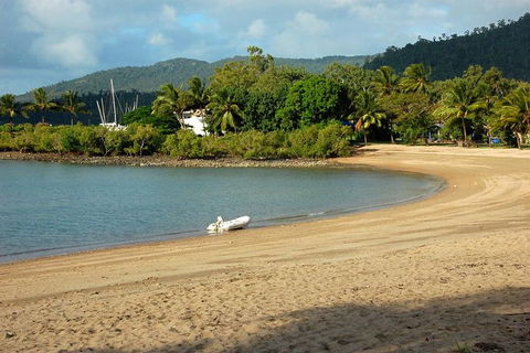 Shared Arrival Transfer: Proserpine Airport To Airlie Beach & Surrounds - Accommodation Gladstone 4