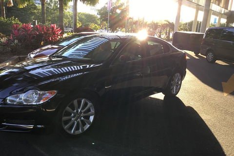 Jaguar Limousine Transfer Cairns Airport To City Or Return - Accommodation Gladstone 3
