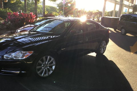 Jaguar Limousine Transfer Cairns Airport To City Or Return - Accommodation Gladstone 6
