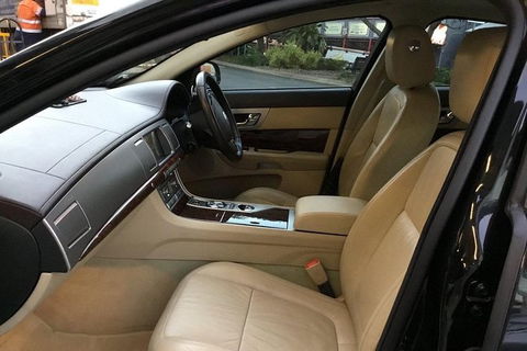 Jaguar Limousine Transfer Cairns Airport To City Or Return - Accommodation Gladstone 7