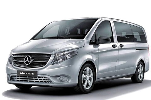 Luxurious Gold Coast Airport Private Transfer To Or From Gold Coast CBD Max 10 - Accommodation Gladstone 1
