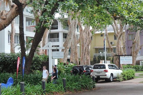 Airport Transfer - Palm Cove, Kewarra Beach & Trinity Beach To Cairns Airport - Accommodation Gladstone 6