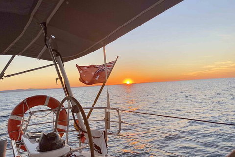 Sailing Curlew Escape On Moreton Bay - Accommodation Gladstone 5
