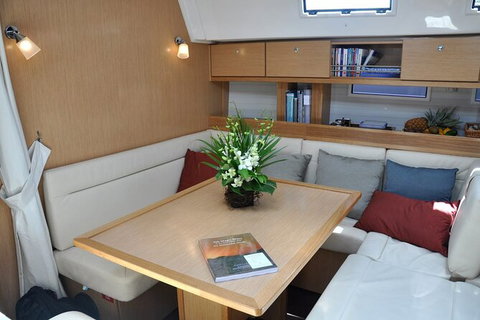 Sailing Curlew Escape On Moreton Bay - Accommodation Gladstone 14