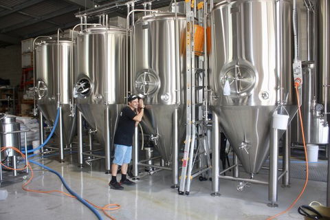 Gold Coast Suburb Sipper Brewery Tour - Accommodation Gladstone 14