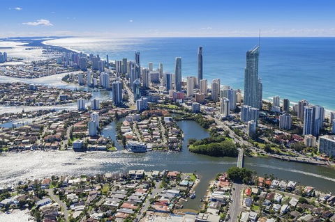 Departure Private Transfers From Gold Coast City To Gold Coast Airport OOL - Accommodation Gladstone 3