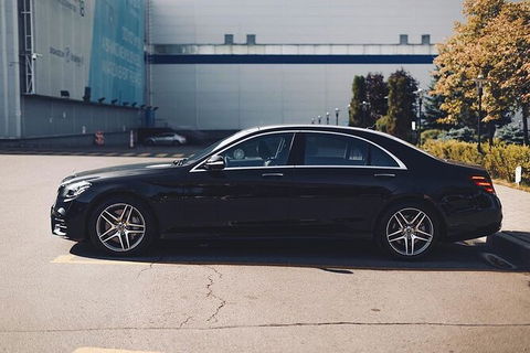 Arrival Private Transfers: Adelaide Airport ADL To Adelaide In Business Car - Accommodation Gladstone 0