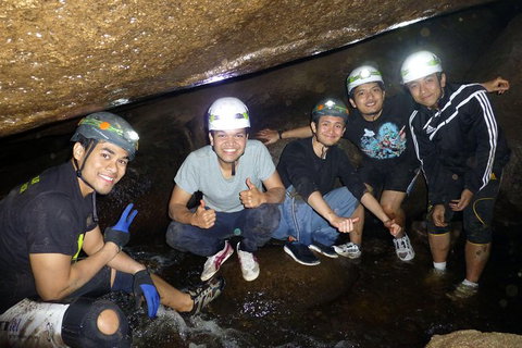 Adventure Caving - Accommodation Gladstone 1