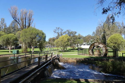 Private, Luxury Pinnacles Tour: Stargazing, Sand-boarding & Sightseeing - Accommodation Gladstone 3