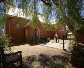 Holy Trinity Church - Accommodation Gladstone 0