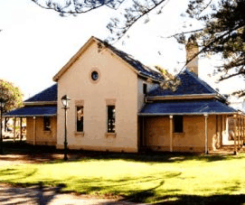 Historic Courthouse - Accommodation Gladstone