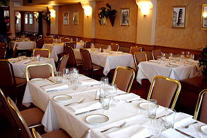 Lucattini's Restaurant - Accommodation Gladstone 0