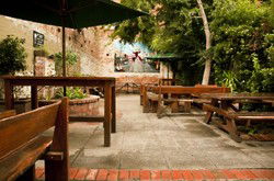 The Perseverance Hotel - Accommodation Gladstone 2