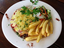 Torrens Arms Hotel - Accommodation Gladstone 3