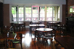 Moss Vale Hotel - Accommodation Gladstone 2