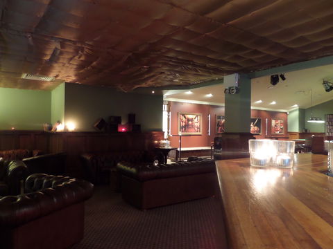 Castle Hill Tavern - Accommodation Gladstone 4