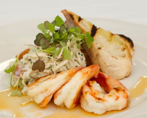 Season Restaurant - Accommodation Gladstone 1