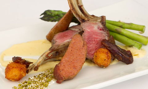 Season Restaurant - Accommodation Gladstone 3