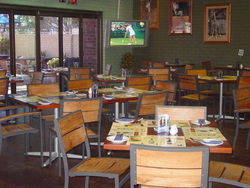 Hale Road Tavern - Accommodation Gladstone 0