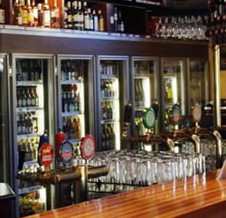 Racecourse Hotel - Accommodation Gladstone 0