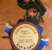 Schooners Bar  Grill - Accommodation Gladstone