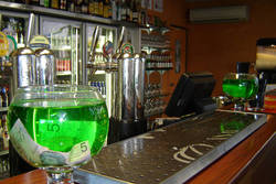The Tap On Mitchell - Home Of The Fishbowl Cocktail - Accommodation Gladstone 0