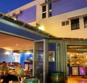 Wisdom Bar  Cafe - Accommodation Gladstone