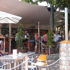The Tap On Mitchell - Home Of The Fishbowl Cocktail - Accommodation Gladstone 2