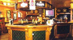 Pugg Mahones Irish Pub - Accommodation Gladstone 2