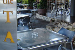 The Tap On Mitchell - Home Of The Fishbowl Cocktail - Accommodation Gladstone 3