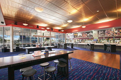 The Palmerston Sports Club Inc - Accommodation Gladstone 2