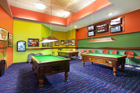 The Palmerston Sports Club Inc - Accommodation Gladstone 3